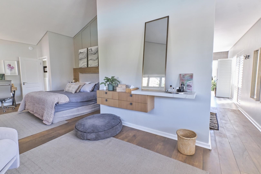 5 Bedroom Property for Sale in Flamingo Vlei Western Cape